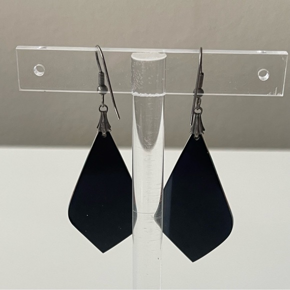 Mother of Pearl Fished Multi Color drop earrings - Picture 2 of 4